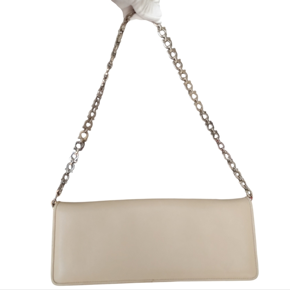 Salvatore Ferragamo Cream Leather Shoulder Bag - Picture 2 of 16
